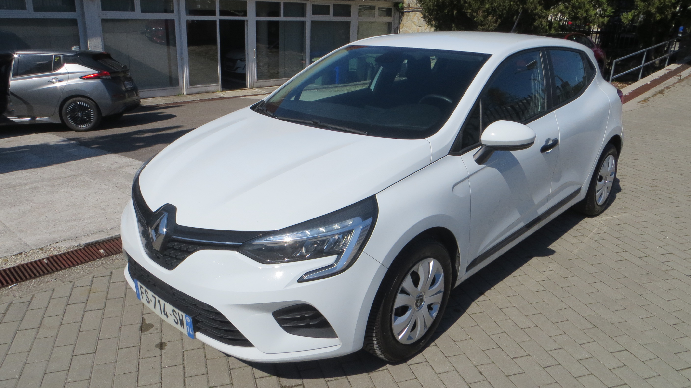 Renault Clio IV 1.5 dCi S&S LED FÉNYSZÓZÓK - 6-OS VÁLTÓ - NAVIGÁCIÓ -GARANTÁLT KM!