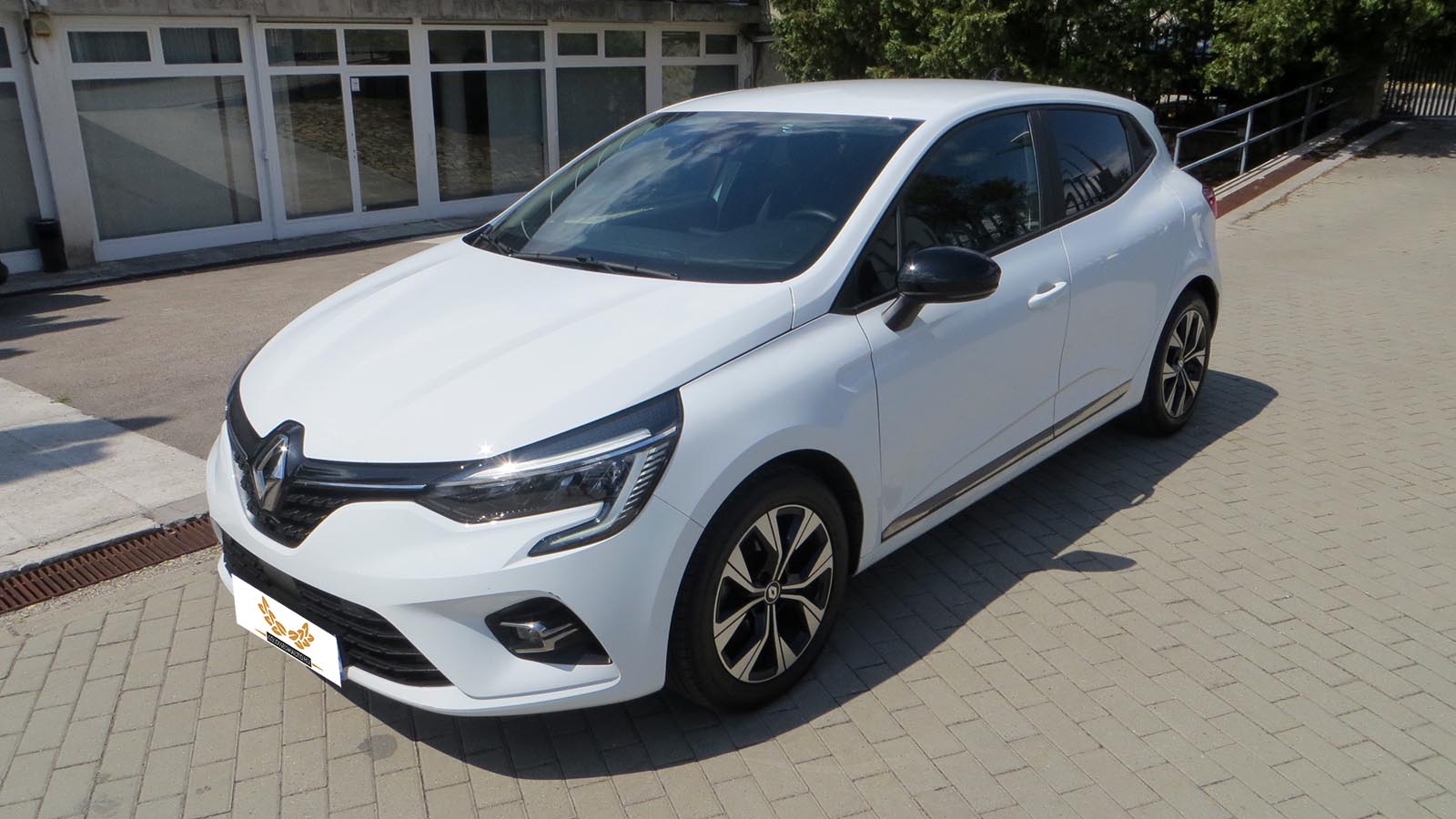 Renault Clio V 1.5 BlueDCI 100 KIMAGASLÓ FELSZERELTSÉG-MEGKÍMÉLT ÁLLAPOT-GARANTÁLT KM.