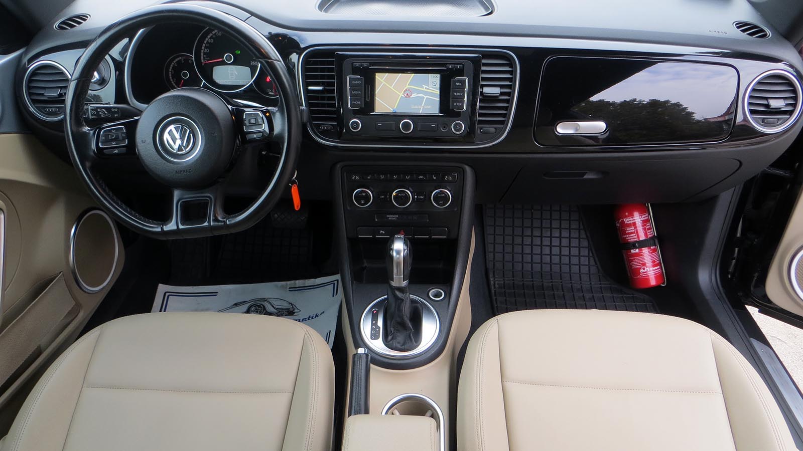 Volkswagen Beetle 2.0 TDI Design BMT DSG VAJ BŐR-140LE. AUTOMATA-ÜVEGTETŐ-NAVIGÁCIÓ-RADAR!